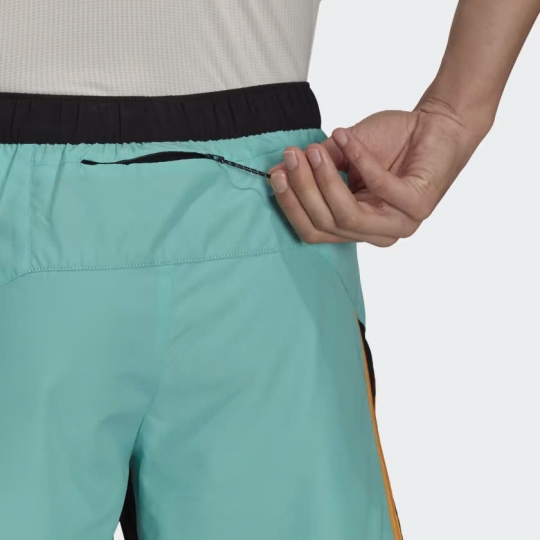 HALLOWEEN & QUẦN SHORT CHẠY BỘ CHUYÊN DỤNG TỪ ADIDAS